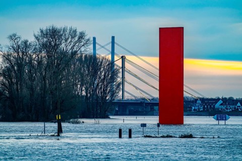 Flood on the Rhine near Duisburg, Rhine bridge Neuenkamp, old and new construction, landmark Rhine