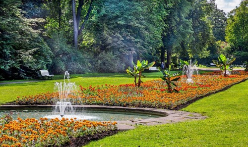Fountain avenue in the spa gardens, spa town Bad Pyrmont, Lower Saxony state spa, Emmer, Emmertal,