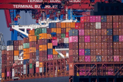 Port of Hamburg, Waltershofer Hafen, HHLA Container Terminal Burchardkai, Container Freighter