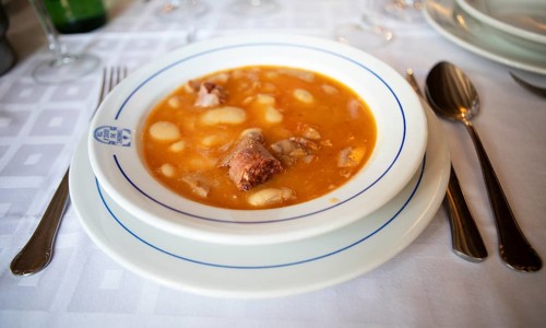 Judiones a la granja, stew of giant beans and sausages, traditional dish in Castile and Leon,