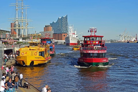 Germany, Hamburg, HafenCity, view to Elbe Philharmonic Hall, Hamburg's new concert hall, glass