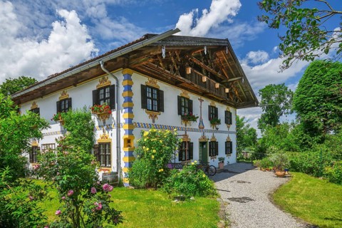 Historic Upper Bavarian farmhouse, Ohlstadt, Loisach Valley, The Blue Country, Upper Bavaria,
