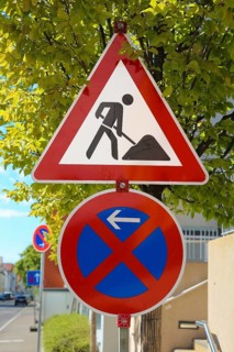 Traffic sign 123, construction work, construction site, traffic sign, absolute stopping ban, road