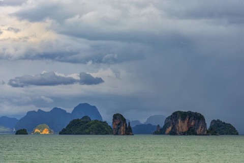 Phang Nga bay near Koh Yai Noi, seascape, seascape, nature, natural landscape, mountains,