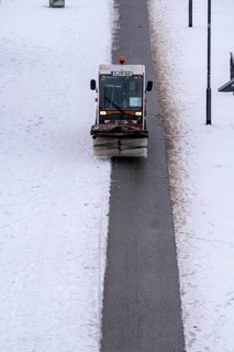 Winter onset, winter service, clearing snow and ice from pavements, sweeper, winter service