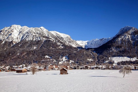 Winter landscape, snowy landscape, view of Oberstdorf, behind Rubihorn, Gaisalphorn, Geißfuß,