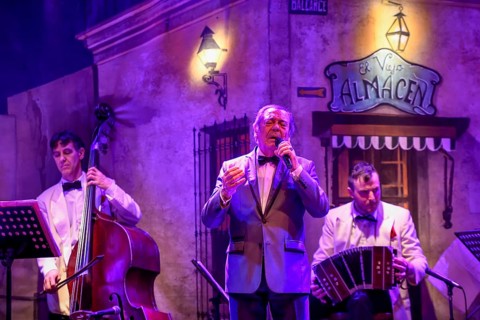 Tango singer in the tango club El Viejo Almacén, San Telmo, Buenos Aires, Argentina, South America