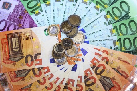 Eurobanknoten (Euroscheine) und -münzen / euro bills and coins