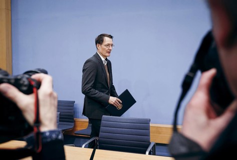 Karl Lauterbach (SPD), Federal Minister of Health, speaking at a federal press conference on the