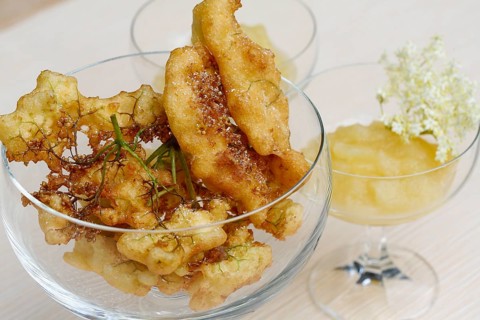 Swabian cuisine, elderberry cakes with apple sauce, elderberry cakes, elderflowers in pastry,