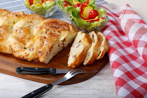Swabian cuisine, hearty yeast plait with smoked meat, salty wreath bread, yeast yeast dough pastry,