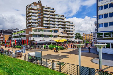 Centre with hotels in the district of Duhnen, North Sea spa town of Cuxhaven, North Sea coast,