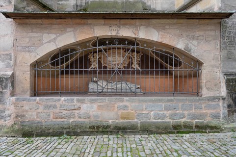 Jesus on the deathbed, sculpture in an outside chapel on the east choir of the late Gothic St
