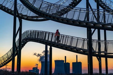 Landmark Angerpark Tiger & Turtle, Magic Mountain, walk-in sculpture in the form of a rollercoaster