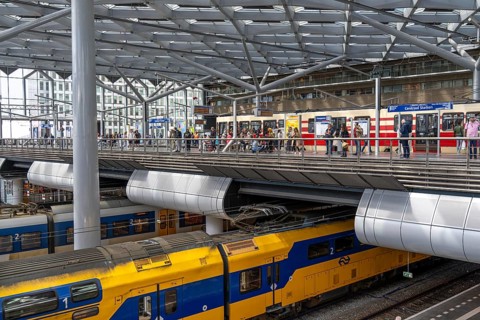 Public transport connections at The Hague Central Station, Centraal Station, local transport,