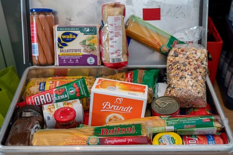 Emergency preparedness, food supply in a private household, box of long-life food, 10-day supply,