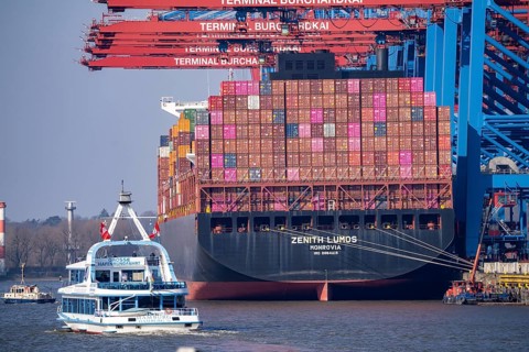 Port of Hamburg, Waltershofer Hafen, HHLA Container Terminal Burchardkai, Container Freighter