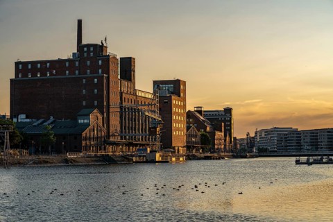 The inner harbour, in Duisburg, Werhahn-Mühle building on the left, granary with Explorado