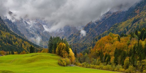 Autumn in the Trettachtal, near Oberstdorf, Oberallgäu, Allgäu, Bavaria, Germany, Europe