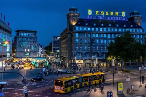Willy Brandt Platz in Essen, Kettwiger Straße, Handelshof, evening skyline, Essen, North