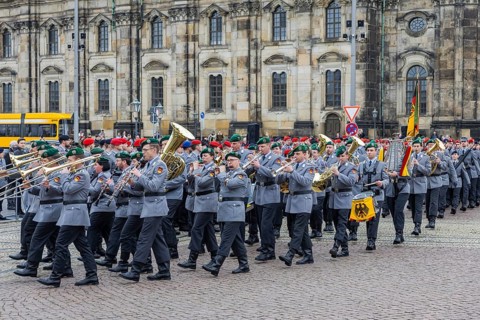 Public roll call of the Army Officers' School on Theatre Square: Bundeswehr honours and bids