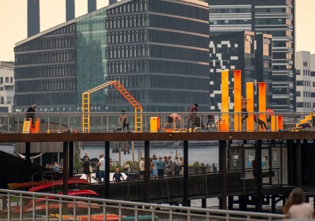 Leisure facilities in Copenhagen harbour, Bølgen afslapningsanlæg, jetties with bathing areas,