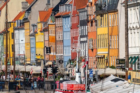 Nyhavn, in the Frederiksstaden district, harbour district with houses over 300 years old, promenade
