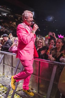 Roß Antony with audience at the Schlagernacht des Jahres live on Das Original Tour in the Berlin