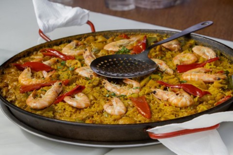 Paella pan with freshly cooked paella with seafood, Fuerteventura, Canary Island, Spain, Europe