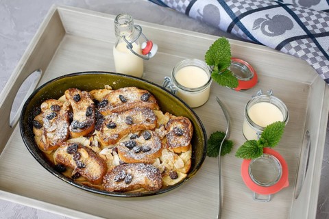 Swabian cuisine, Ofenschlupfer, sweet main course or dessert, dessert, sweet dish, typical Swabian,