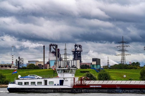 Thyssenkrupp Steel steelworks in Duisburg-Bruckhausen, blast furnaces 8 and 9, cargo ship on the