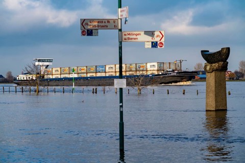 Flood on the Rhine, Flooded banks of the Rhine, Rhine meadows near the village of Grieht, Kalkar,
