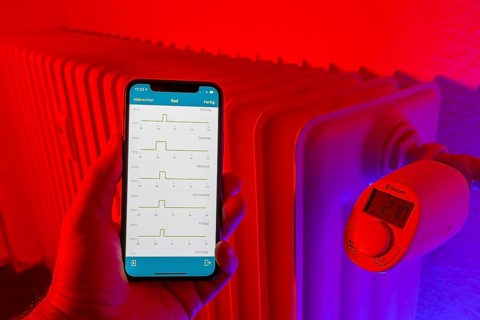 Smart Home application, control of heating, room temperature via Bluetooth, mobile phone,