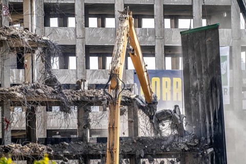Construction site on Haroldstraße, demolition of a former office building, after complete gutting