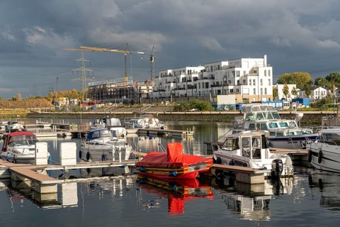 New urban quarter Graf Bismarck and Stölting Marina, on the Rhine-Herne Canal, residential and