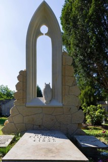 A new monument can be seen at Caspar David Friedrich's grave in Dresden's Trinitatisfriedhof