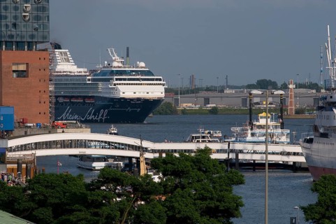 Europe, Germany, Hamburg, Elbe, harbour, Elbe Philharmonic Hall, passenger ship Mein Schiff 1,