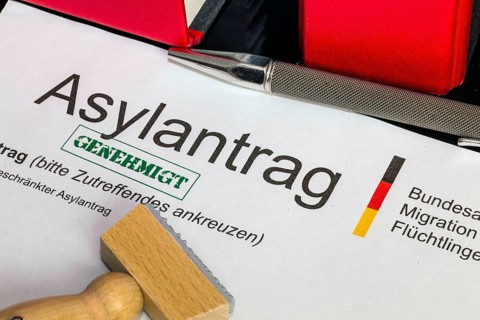 Symbolic image: Asylum application form in Germany