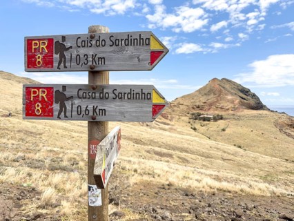 Signpost for the PR 8 hiking trail on the Vereda Ponta de São Lourenço, Caniçal, Madeira, Portugal,