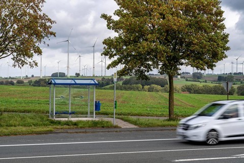 Bus stop in the countryside, on the B68, new, modern bus shelter, line to Warburg, Ostwestfalen