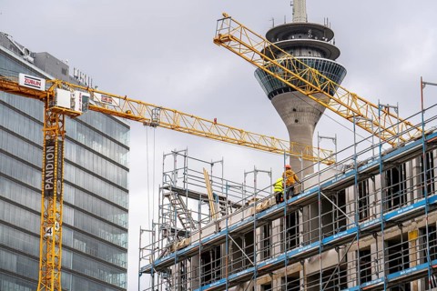 Large construction site, in Düsseldorf, Lorettoviertel, construction of condominiums, shell