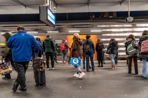 Station, RRX regional express train on platform, passengers, Essen, North Rhine-Westphalia,