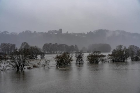 Floods on the Ruhr, here near Bochum-Stiepel, flooded Ruhr floodplains, after days of continuous
