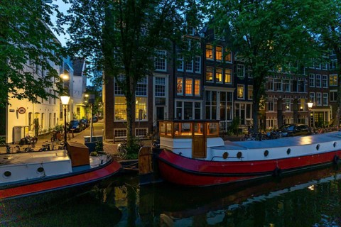 Amsterdam city centre, canal belt, Raamgracht, old houses, houseboats, Amsterdam, Netherlands