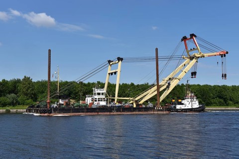 The 600 tonne floating crane, salvage crane, ship crane, crane ship, crane ENAK in the Kiel Canal,