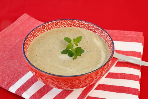 Swabian cuisine, Alblinsen chestnut soup, healthy, vegetarian, regional, soup served in a bowl with