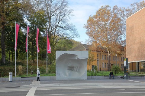 Sculpture Head of Roman Goddess by Jonathan Banz 2021, bus stop LEIZA, public transport, hollow