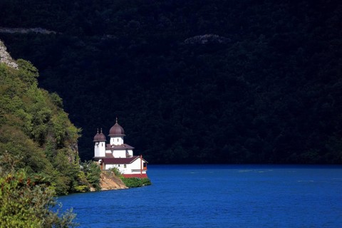 Wallachia, Din Valea Mracunei Monastery, Iron Tor tor nature park Park, on the Danube, on the Cazan
