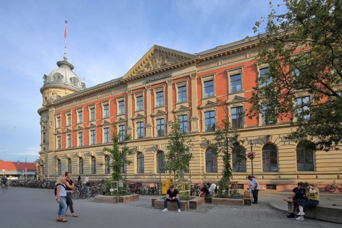 Historic building of the savings bank, former main post office, people, market place, Constance,