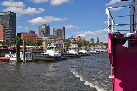 Europe, Germany, Hanseatic City of Hamburg, Harbour, Elbe, At the St. Pauli Landungsbrücken,